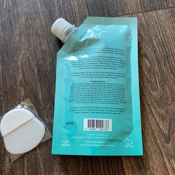 Body Blendz Mask with Brush - Picture 3 of 3